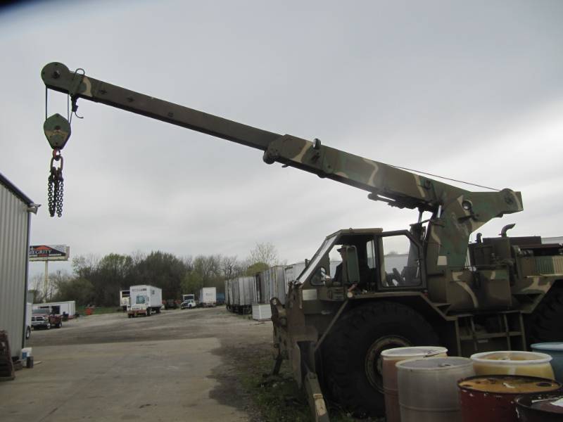 lot 1020 image: US  ARMY CRANE HANSON H-466A  - 4X4 - FULL LOCK OUTS -