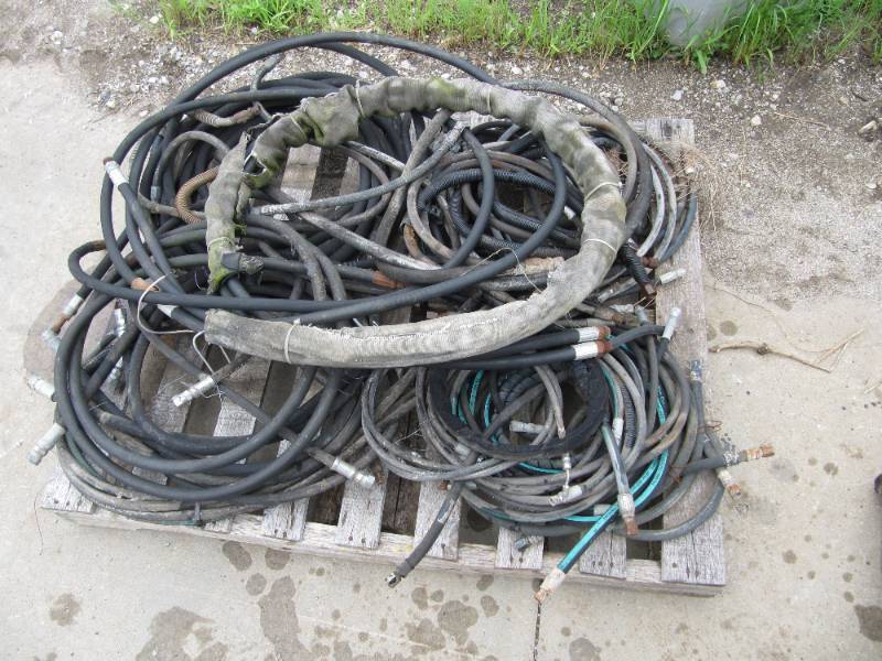 lot 7005 image: PALLET OF HYDRAULIC HOSES