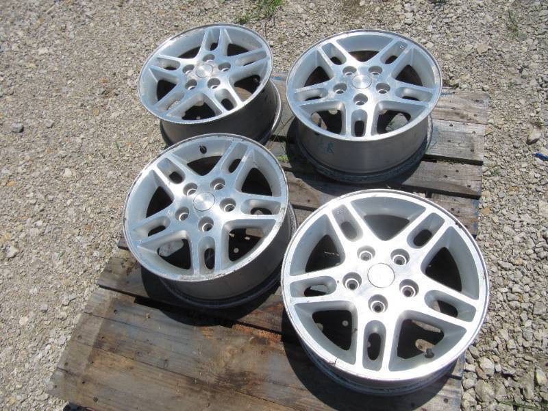 lot 7018 image: SET OF 4 JEEP WHEELS SIZE 16 X 7 LUG PATTERN 5 X 5