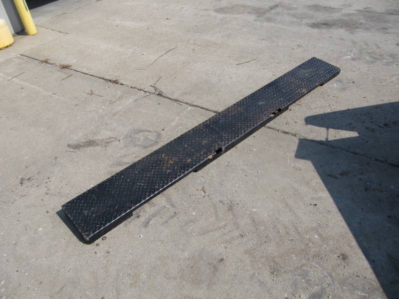 lot 7017 image: PALFINGER 60-0113-100B BUMPER 8FT 5 IN X 12 X 4