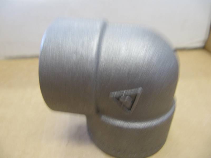 lot 1802 image: NEW  90 Degree 1 ID black forged steel elbow Degree