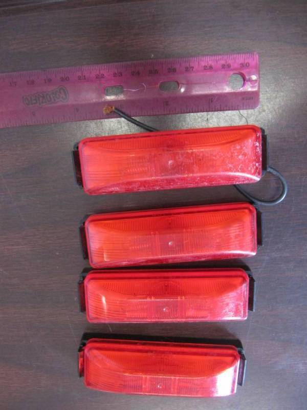 lot 1817 image: 4 New 4 Rectangle RedMarker TruckTrailer  lights
