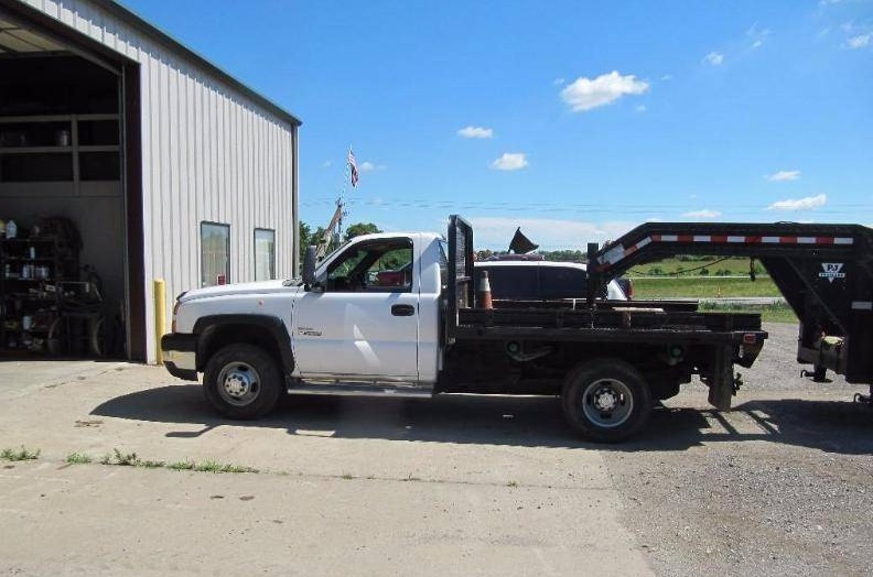 lot 1000 image: 2007 Chevrolet Silverado Classic 3500 Truck, VIN # 1GBJC34D27E161347