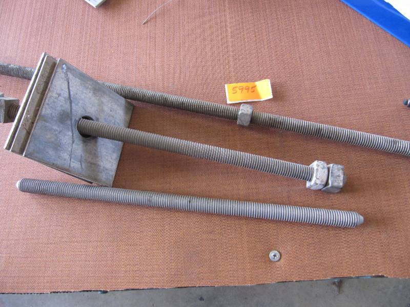 lot 5995 image: 3 ALL THREAD RODS 58 X 14,   58 X 16,   58 X 57