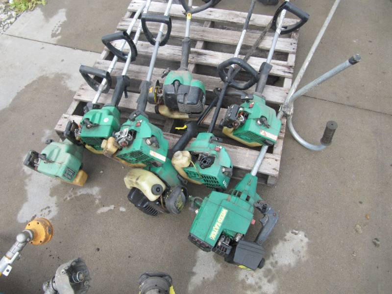lot 5996 image: 8 FeatherLite  Weed Eaters and Trimmers - Used Condition