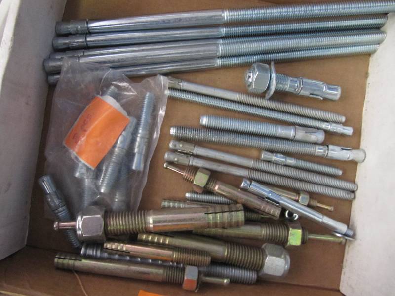 lot 6008 image: LOT OF MIXED CONCRETE ANCHORS 2 34 TO 10