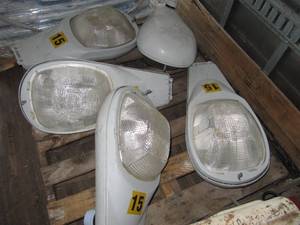 lot 7028 image: 5 OUTSIDE LIGHTS, LIGHTING FIXTURES FOR OUTSIDE BUILDING