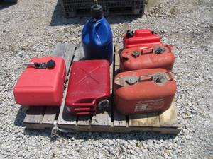 lot 7025 image: BOAT GAS TANKS AND RACING NASCAR GAS TANKS