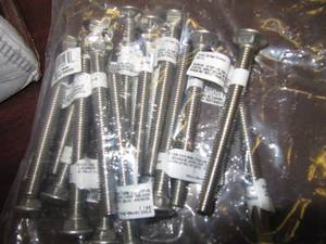 lot 1923 image: NEW HILLMAN 15 PCS. 316SS CARRIAGE SCREWS 38 X 4