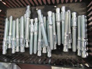 lot 1927 image: NEW CONCRETE ANCHORS  25 CT.