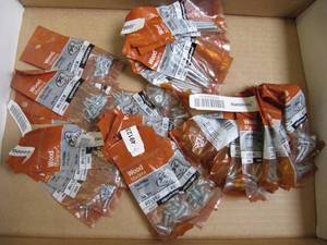lot 1941 image: 37 NEW PKGS Hillman Flat Phillips Wood Screws
