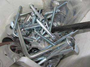 lot 1969 image: 40 LB OF MIXED NUTS, BOLTS, HARDWARE IN WHITE 5 GAL BUCKET