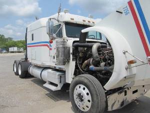 lot 999 image: 2006 Freightliner Classic Freightliner With Pro-Tote 7 Fifth Wheel Wrecker.