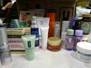 lot 23117 image: Cosmetics & Lotion Lot