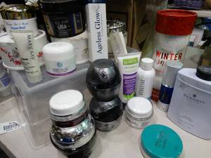 lot 23118 image: Cosmetics & Lotion Lot