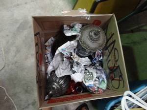 lot 23092 image: Beautiful home decor  crackle glass, vases - heavy pieces