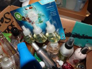 lot 23258 image: Lot of Air FreshenersScented Oils