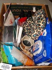lot 23250 image: Beauty Products in a Lot