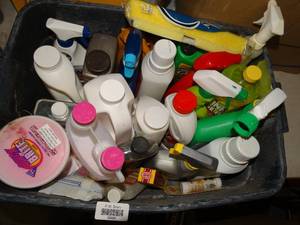 lot 23223 image: Large Lot of Household Chemicals