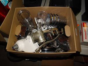 lot 23206 image: Kitchen Aid  Nutri Ninja Mixer and  Misc Parts