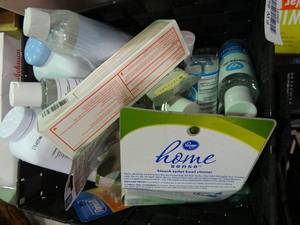 lot 23231 image: Lot of Bathroom Supplies-- Cleaner, Shaving Heads, Baby Powder, Etc