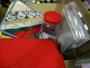 lot 23353 image: Creative Oven Mitts  Seasonal  Martha Stewart  Misc