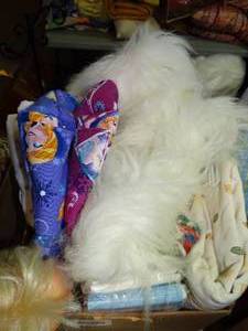 lot 23283 image: Lot of Disneys Frozen Bags, Stuffed Animal, Etc