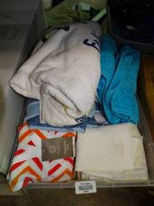 lot 23287 image: Lot of Towels and Washcloths