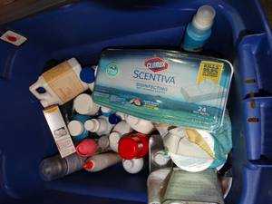 lot 23298 image: Lot of Misc Cleaning Chemicals