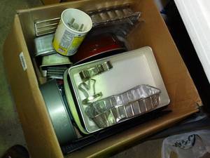 lot 23318 image: Baking and Cooking Kitchenware