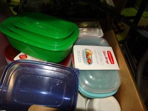 lot 23331 image: Lot of New Tupperware