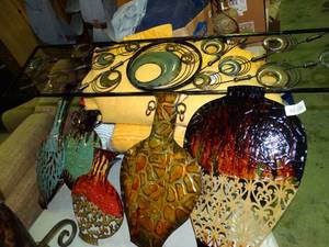 lot 23408 image: Lot of 2 Large Metal Wall Decor Pieces