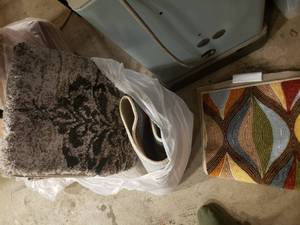 lot 23393 image: Lot of 3 Small Rugs