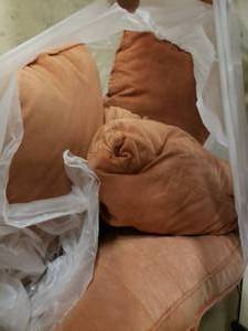 lot 23394 image: Lot of 4 Tan Pillows