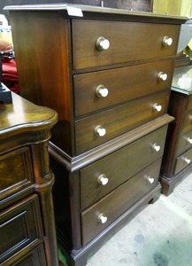 lot 23480 image: 5 Drawer Dark Wood Dresser with White Knobs