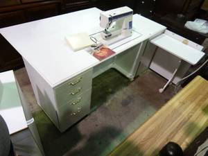 lot 23501 image: Husqvarna Viking 1250 Sewing Machine with Manual and White Sewing Machine Table