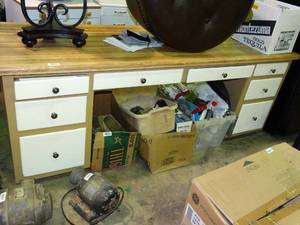 lot 23517 image: 8-Drawer Desk with White Drawers