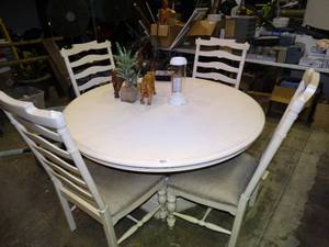 lot 23658 image: Set of 4 High Back Wood Chairs with Round Dining Room Table