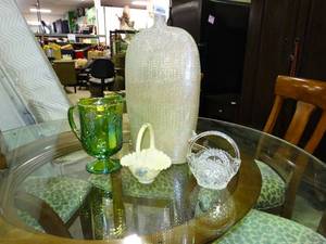 lot 23560 image: Lot of Decorative Vase, Pitcher and 2 Small Baskets