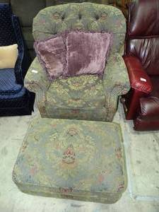 lot 23533 image: Comfy Floral Pattern Armchair and Matching Ottoman by Cochrane Furniture