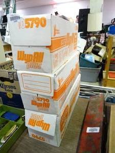 lot 23555 image: Lot of Scott Wyp-All Plus Disposable Wipers