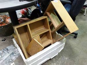 lot 23606 image: Lot of Wood Shelves