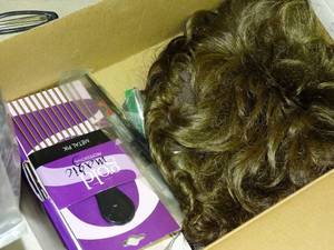 lot 23615 image: Lot of Hair Accessories