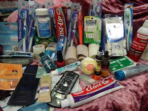 lot 23717 image: Lot of Assorted Toiletries