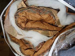 lot 23704 image: Bedding