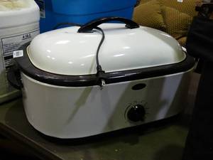 lot 23624 image: Oster Roaster Oven 18-Quart
