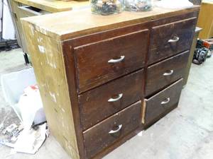 lot 23847 image: 6 Drawer wood Dresser