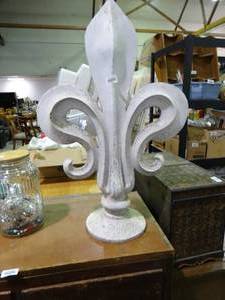 lot 23849 image: Large 32 Plaster Fleur de Lis Interior