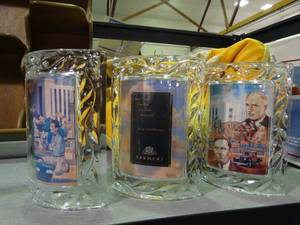 lot 23856 image: lot of 3  Heavy Curved Glass Picture Frames for 5x7 image