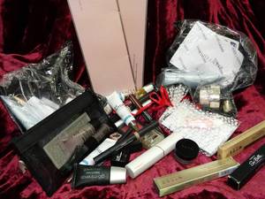 lot 23767 image: Clutch Full of Quality Skin Care Products